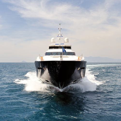 Superyate de crucero - BURKUT  - Baglietto spa - raised pilothouse / de desplazamiento