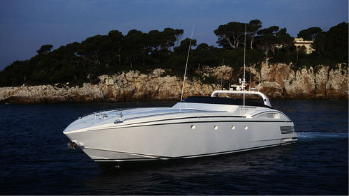 Yate a motor de crucero - OPUS - Baglietto spa - open / casco de planeo