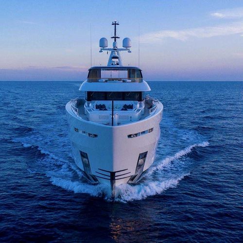 Megayate de crucero - C - Baglietto spa - raised pilothouse