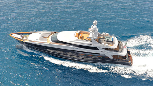 Superyate de crucero - IRA - Baglietto spa - con caseta de timón / con hard-top / de desplazamiento