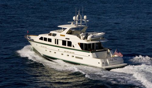 Yate a motor de pesca - LADY PAT - Burger Boat Company - con fly / con 3 camarotes / de semidesplazamiento