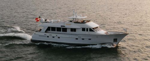 Yate a motor de gran velocidad - SIMARON - Burger Boat Company - clásico / con fly / de desplazamiento