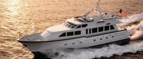 Yate a motor de crucero - EVELYN-U - Burger Boat Company - con fly / de desplazamiento / a medida