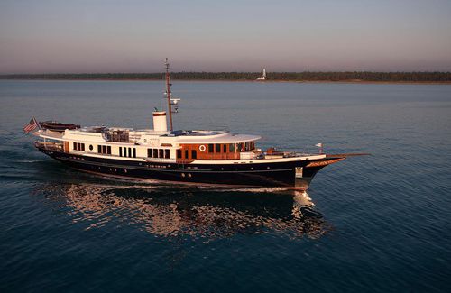 Mega-yate de crucero - SYCARA IV - Burger Boat Company - clásico / con caseta de timón / con 5 camarotes