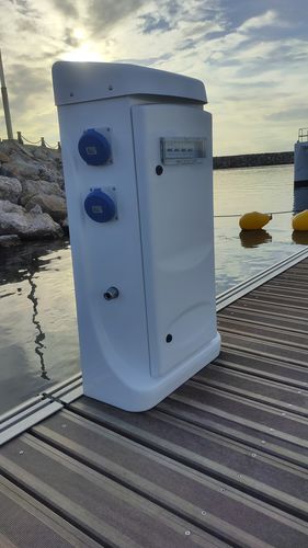 Torreta con iluminación integrada - ONDINE - GCEI FRANCE - de suministro eléctrico / de suministro de agua / para pantalán