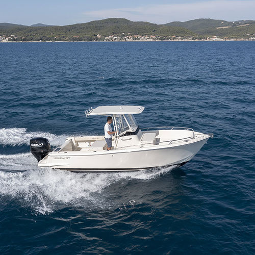 Barco open fueraborda - T210 VM - Tuccoli - Technology Boats - casco de planeo / con consola central / de pesca