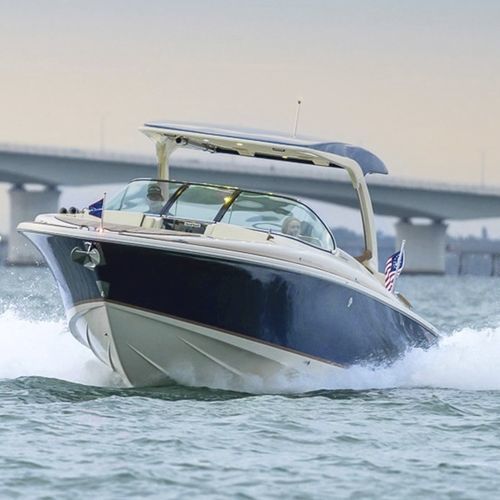 Runabout fueraborda - LAUNCH 31 GT - Chris Craft - intraborda / bimotor / con doble consola