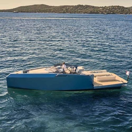 Barco cabinado intraborda - 42 S - Alium Yachts - bimotor / casco de planeo / open