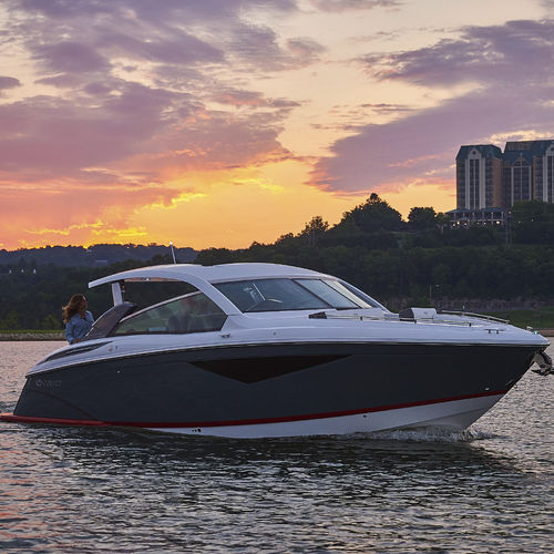 Cabin-cruiser intraborda - A36 - Cobalt Boats - bimotor / con hard-top / bow-rider