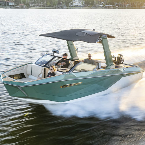 Runabout de wakeboard - G23 - Nautique Boat Company - intraborda / con doble consola / bow-rider