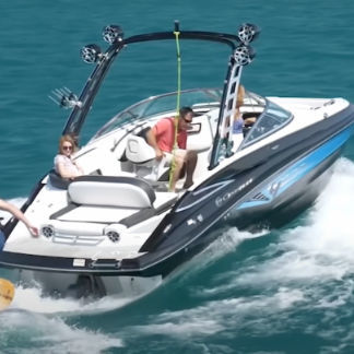 Runabout fueraborda - 250 XSS - Crownline - con doble consola / bow-rider / open