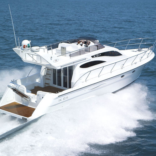 Barco cabinado intraborda - DC 12 SL - Dellapasqua DC - diésel / bimotor / con fly