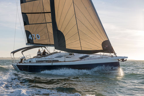 Velero de crucero - 470 - Dufour Yachts - con 3 camarotes / con 4 camarotes / con 6 literas