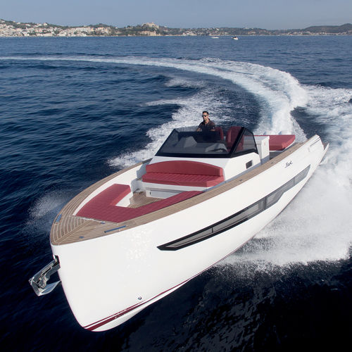 Barco cabinado intraborda - SEAWALKER 35 - Fiart Mare - bimotor / 10 personas máx. / con camarote