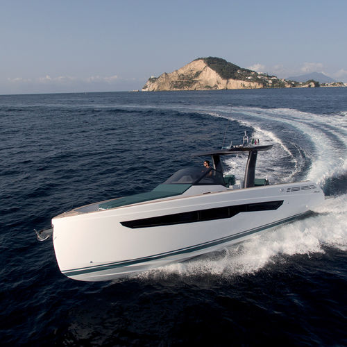 Barco cabinado intraborda - SEAWALKER 39 - Fiart Mare - bimotor / open / con consola central