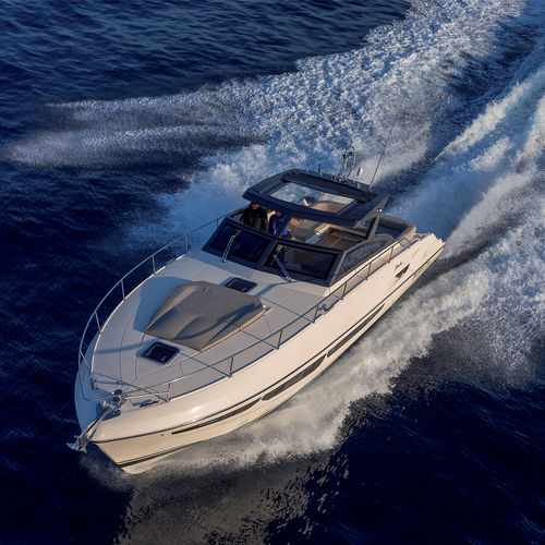 Barco cabinado intraborda - 44 - Fiart Mare - bimotor / open / con doble consola
