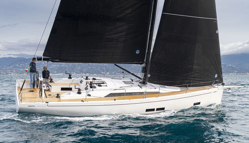 Velero de regata y crucero - GS 44  - Grand Soleil Yachts - con 3 camarotes / con 6 literas / con 8 literas