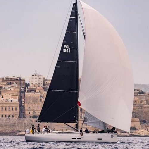 Velero de regata y crucero - GS 44 Performance - Grand Soleil Yachts - con 3 camarotes / con 6 literas / con 9 literas
