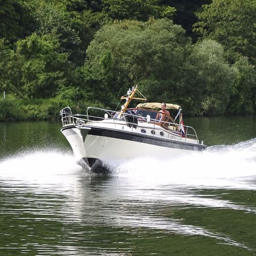 Barco cabinado intraborda - Intercruiser 34 - Interboat - diésel / open / fluvial