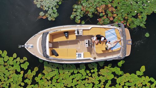 Barco open intraborda - Intender 850 - Interboat - con consola central / clásico / con solárium