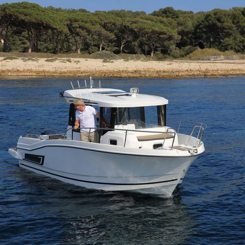 Cabin-cruiser fueraborda - MERRY FISHER 795 SPORT - Jeanneau - Motorboats - con caseta de timón / rápido / de pesca deportiva