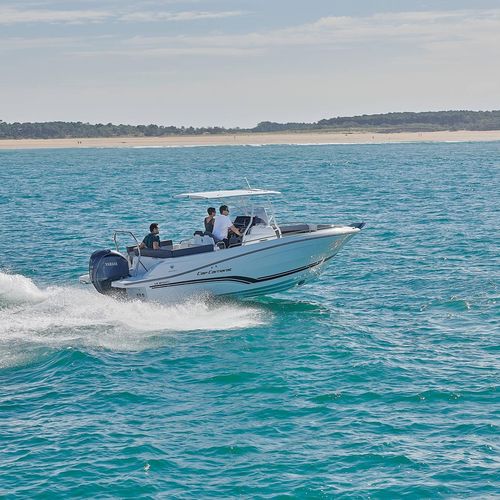 Barco open fueraborda - CAP CAMARAT 7.5 CC - Jeanneau - Motorboats - con consola central / de pesca deportiva / 9 personas máx.