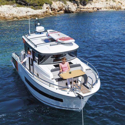 Cabin-cruiser fueraborda - MERRY FISHER 895 SPORT - Jeanneau - Motorboats - bimotor / con caseta de timón / de deporte