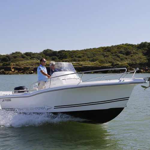 Barco open fueraborda - 210 CC Origin - White-shark - con consola central / 7 personas máx. / con solárium