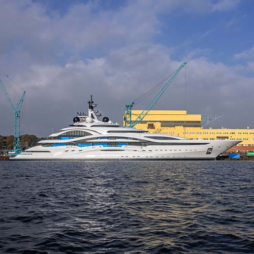 Megayate de crucero - AL LUSAIL - Lurssen Yachts - raised pilothouse / con helipuerto