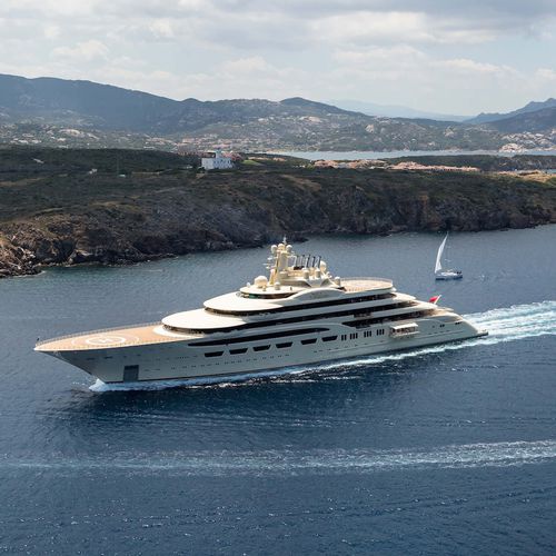 Megayate de crucero - DILBAR - Lurssen Yachts - clásico / raised pilothouse / con helipuerto