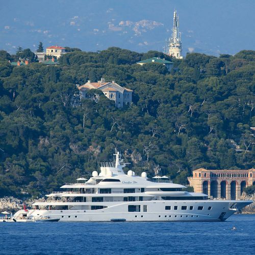 Megayate de crucero - QUANTUM BLUE  - Lurssen Yachts - raised pilothouse / con piscina / con helipuerto