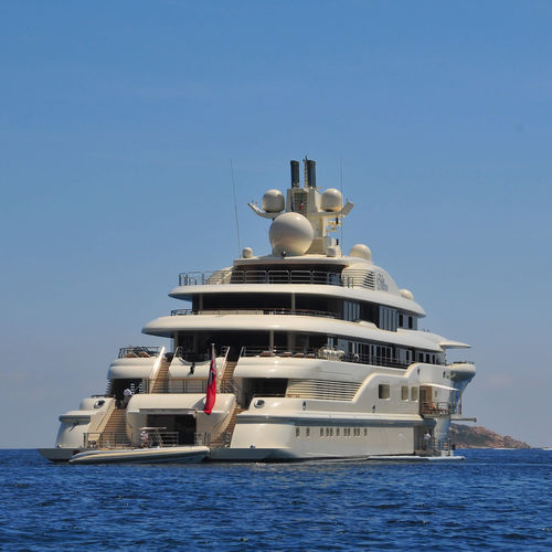 Megayate de crucero - AL RAYA - Lurssen Yachts - clásico / raised pilothouse / con helipuerto