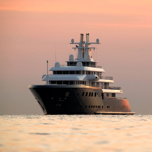 Megayate de crucero - ICE - Lurssen Yachts - raised pilothouse / con helipuerto