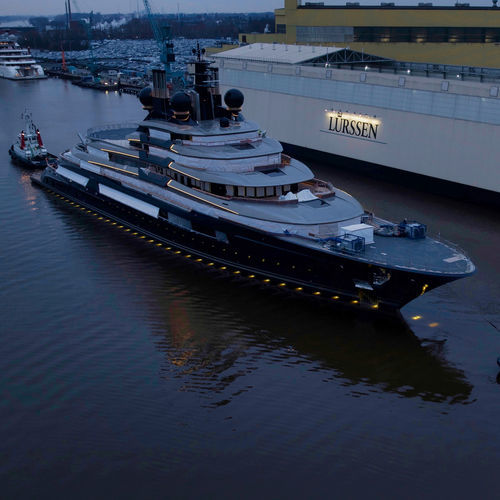 Megayate de crucero - Luminance - Lurssen Yachts - raised pilothouse / con piscina