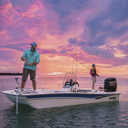 Bay boat fueraborda - PRO 17 CC - Mako Marine - con consola central / open / de pesca deportiva