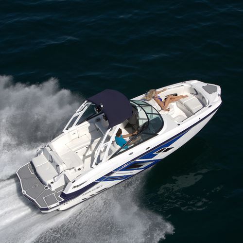 Runabout intraborda - M6 - Monterey Boats - con doble consola / bow-rider / open