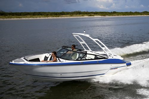 Runabout intraborda - 218SS - Monterey Boats - con doble consola / bow-rider / open