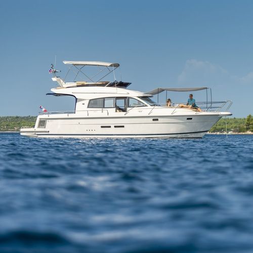 Barco cabinado intraborda - 405  - Nimbus - bimotor / con fly / de crucero