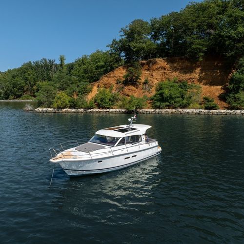 Barco cabinado intraborda - 365 Coupé - Nimbus - bimotor / de crucero / 8 personas máx.