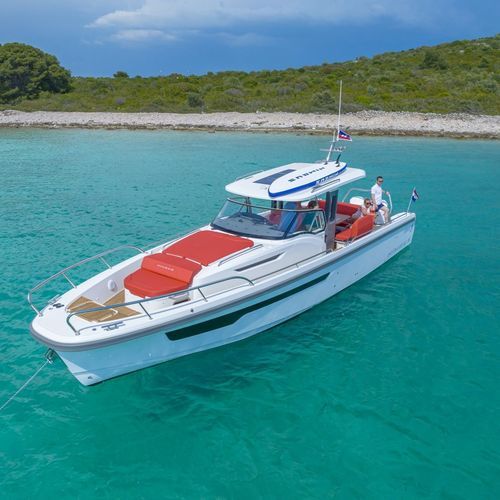 Barco cabinado intraborda - T11 - Nimbus - fueraborda / diésel / bimotor