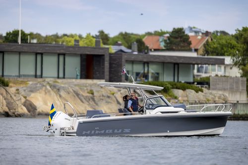 Barco open fueraborda - T8 - Nimbus - intraborda / con consola central / de wakeboard