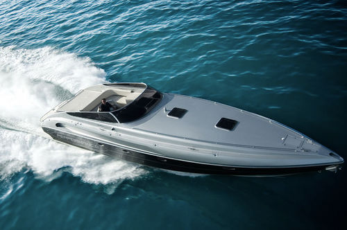 Barco cabinado intraborda - 1501 - Performance Marine - trimotor / open / con doble consola