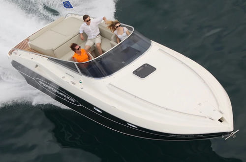Barco cabinado intraborda - 1001 - Performance Marine - bimotor / open / con doble consola