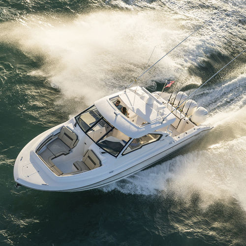Barco cabinado fueraborda - DC 365 - Pursuit Boats - trimotor / con hard-top / con doble consola