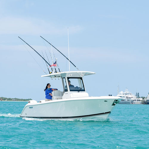 Barco open fueraborda - S 268 - Pursuit Boats - bimotor / con consola central / de deporte