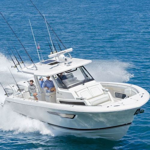Barco cabinado fueraborda - S 388 - Pursuit Boats - trimotor / open / con consola central