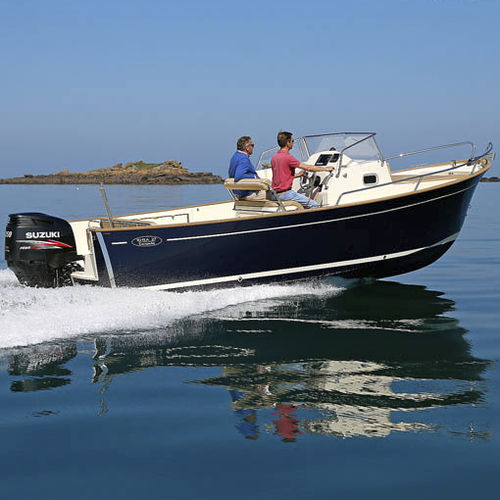 Cabin-cruiser fueraborda - 27 ESCAPADE - Rhea Marine - casco de planeo / open / de deporte