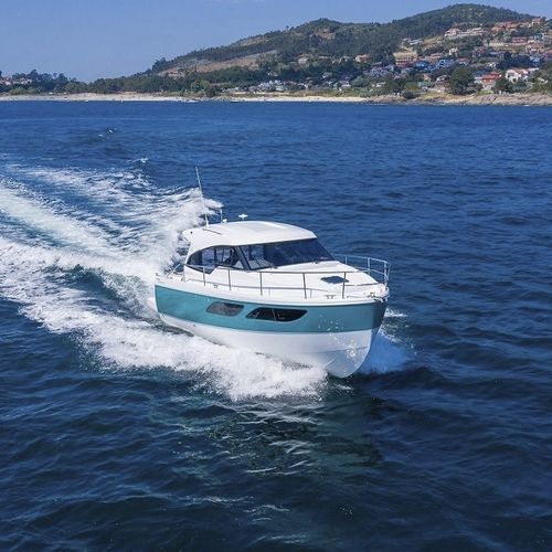 Cabin-cruiser fueraborda - Spirit 31′ - Rodman - bimotor / con hard-top / 8 personas máx.