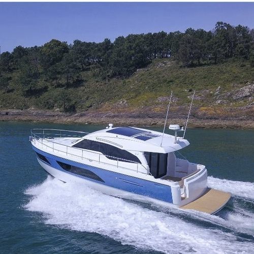Barco cabinado intraborda - Spirit 42′ Coupé - Rodman - bimotor / con hard-top / IPS