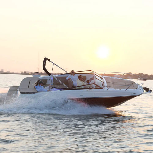 Runabout stern-drive - SUN SPORT 230 - Sea Ray - con doble consola / bow-rider / open